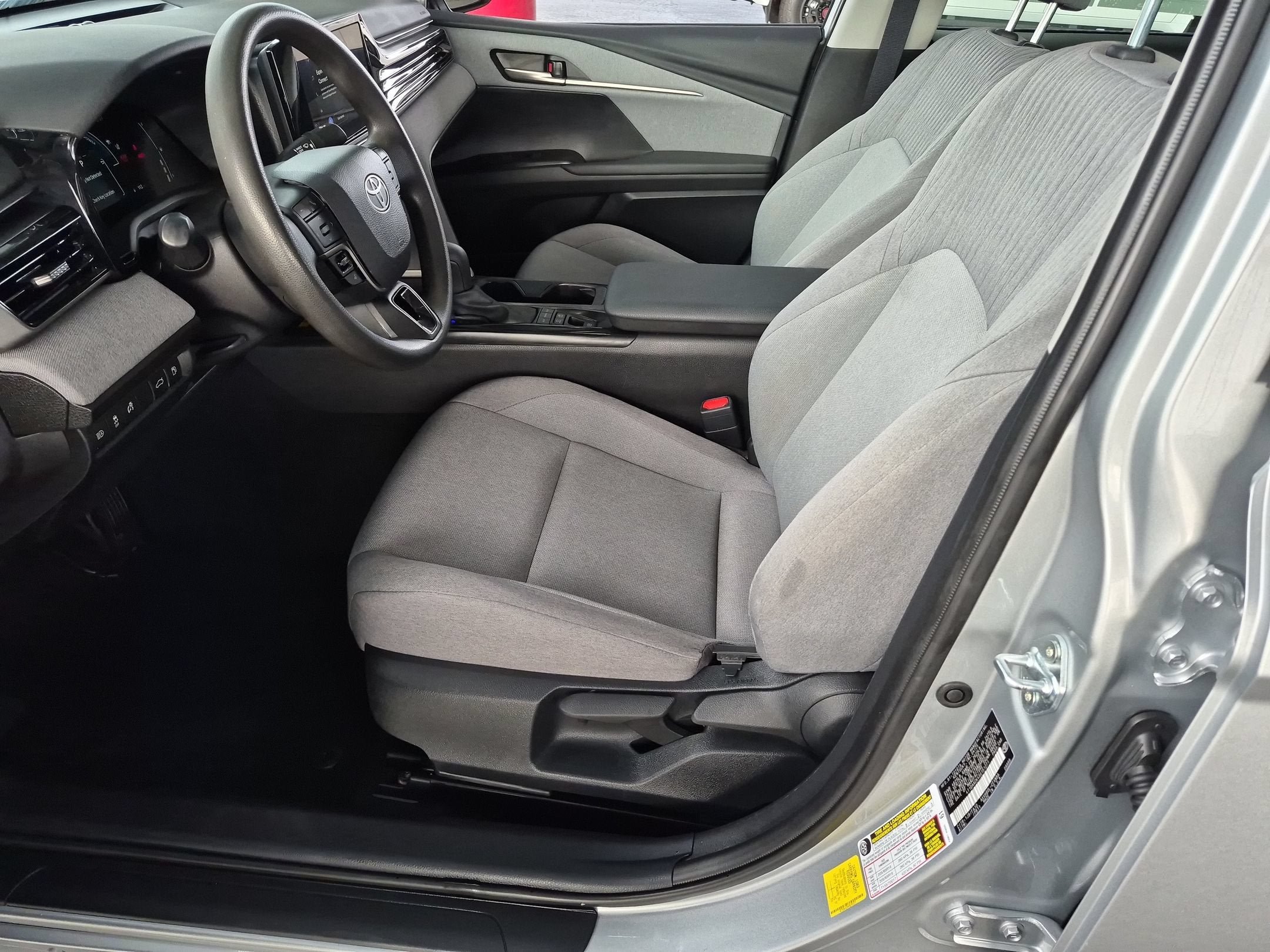 Used 2025 Toyota Camry LE FWD image 13