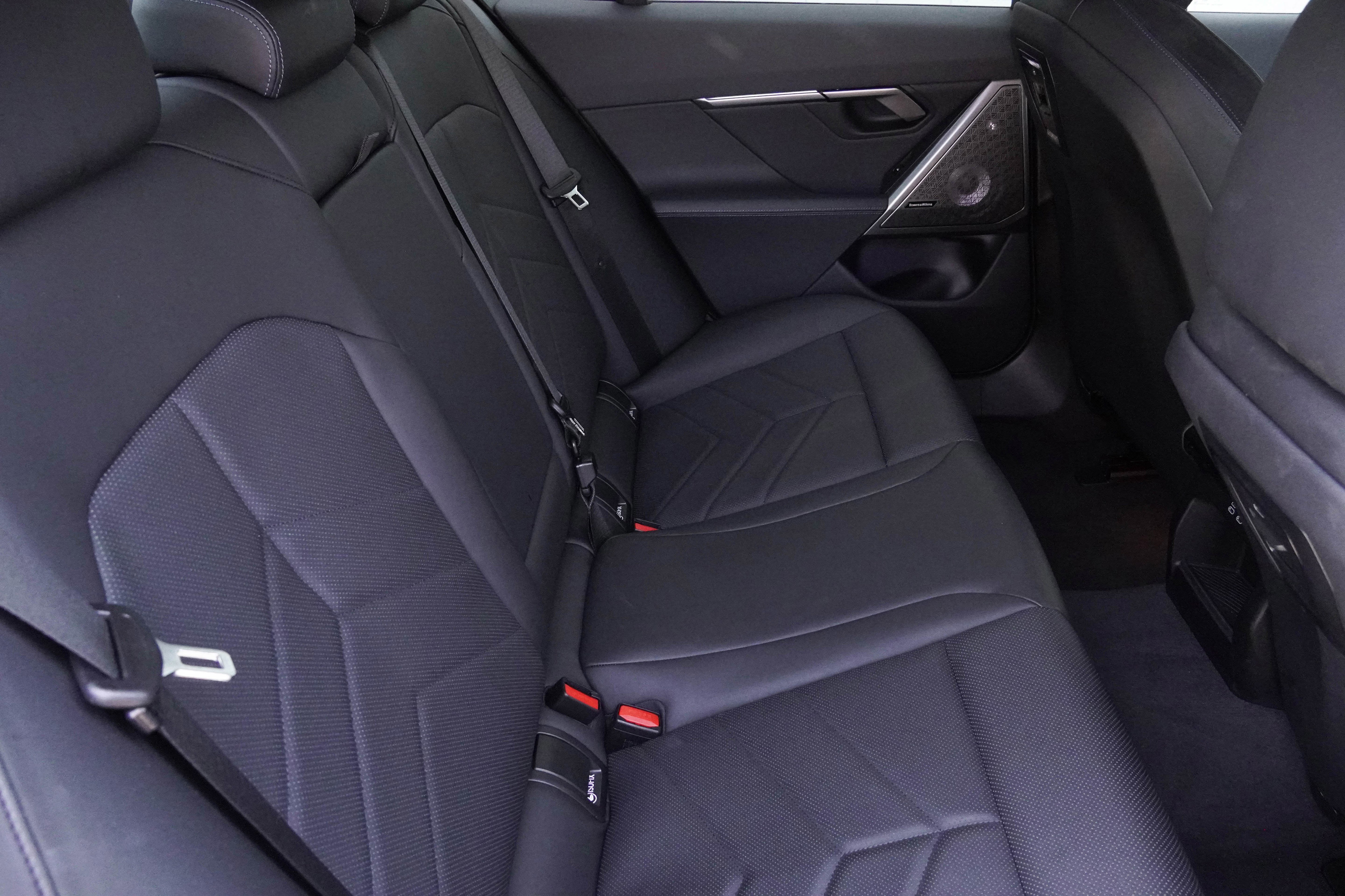 Used 2024 BMW i5 eDrive40i w/ M Sport Package RWD image 35