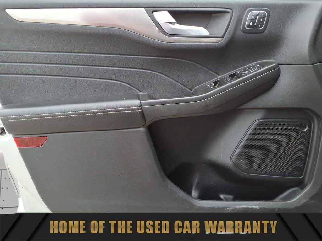 Used 2022 Ford Escape Titanium image 12