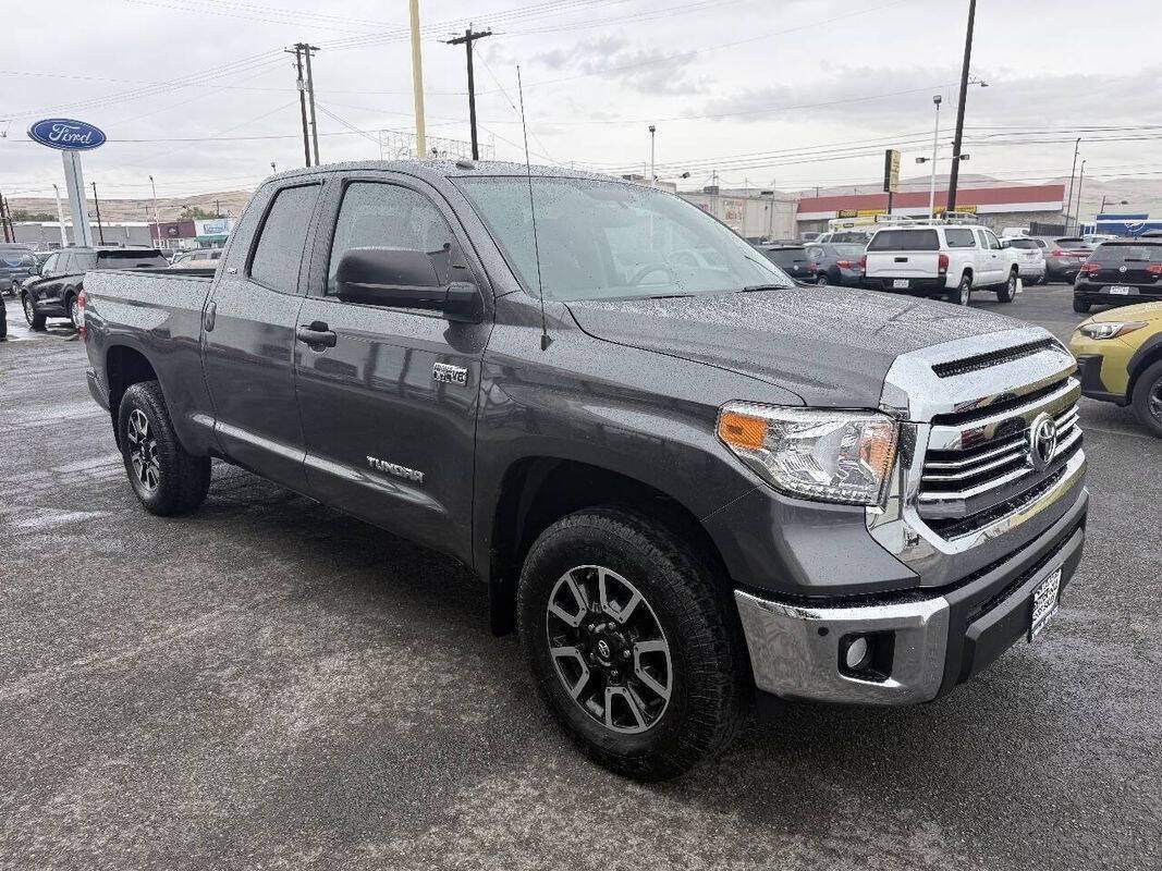 Used 2017 Toyota Tundra SR5 w/ TRD Off Road Package AWD/4WD image 3