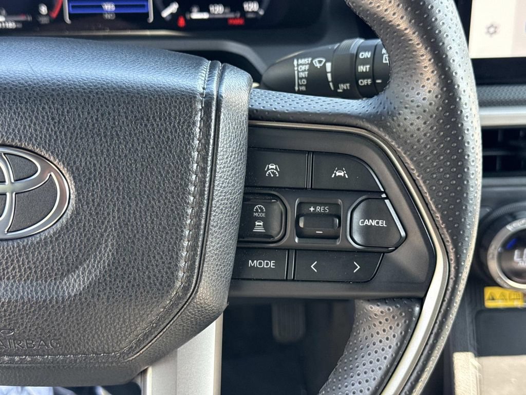 Used 2025 Toyota 4Runner Limited AWD/4WD image 11