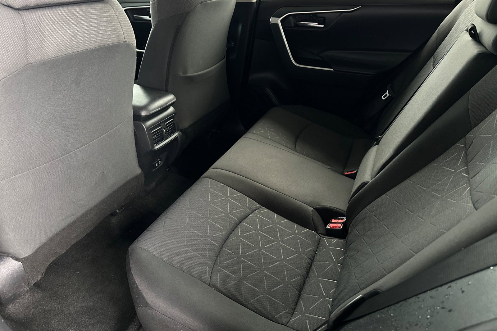 Used 2021 Toyota RAV4 XLE image 14