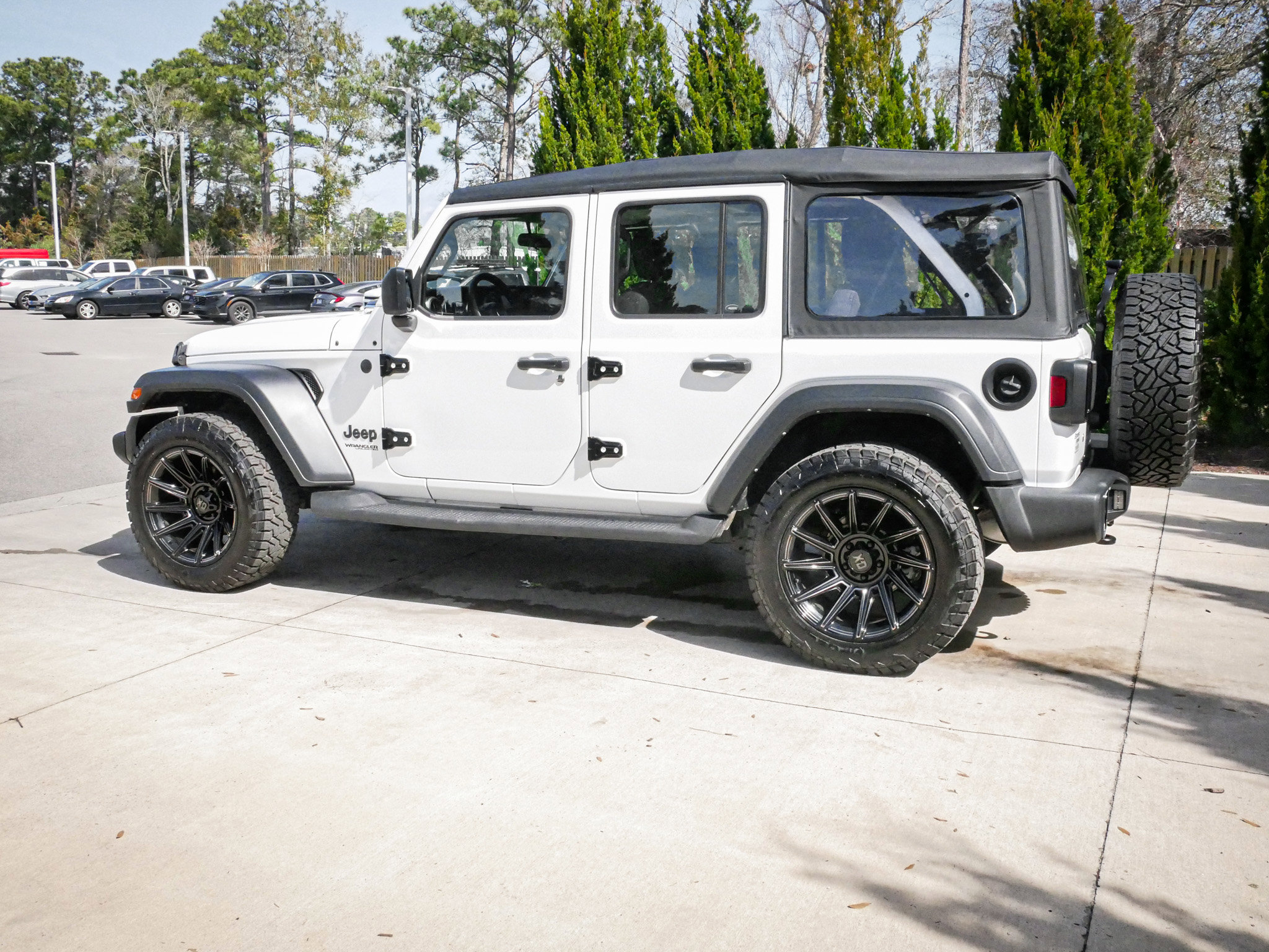 Used 2022 Jeep Wrangler Unlimited Sport AWD/4WD image 7