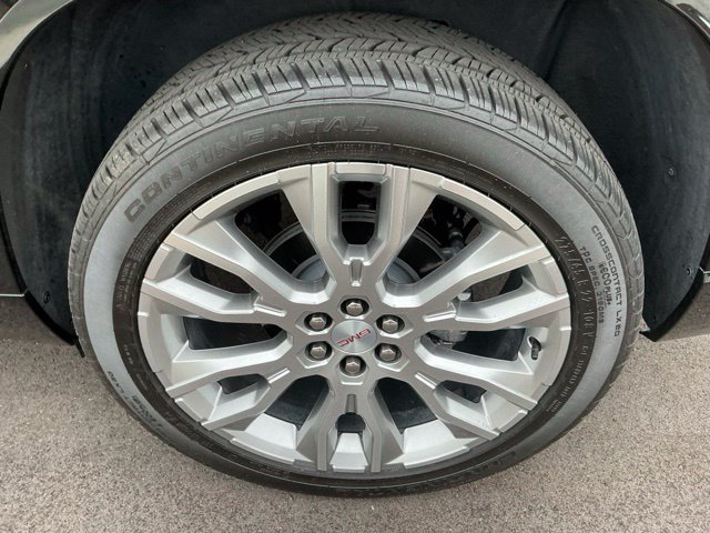 Used 2025 GMC Acadia Denali w/ Super Cruise Package FWD image 14