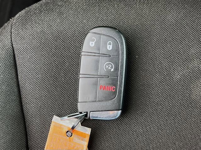 Used 2016 Jeep Renegade Latitude image 27