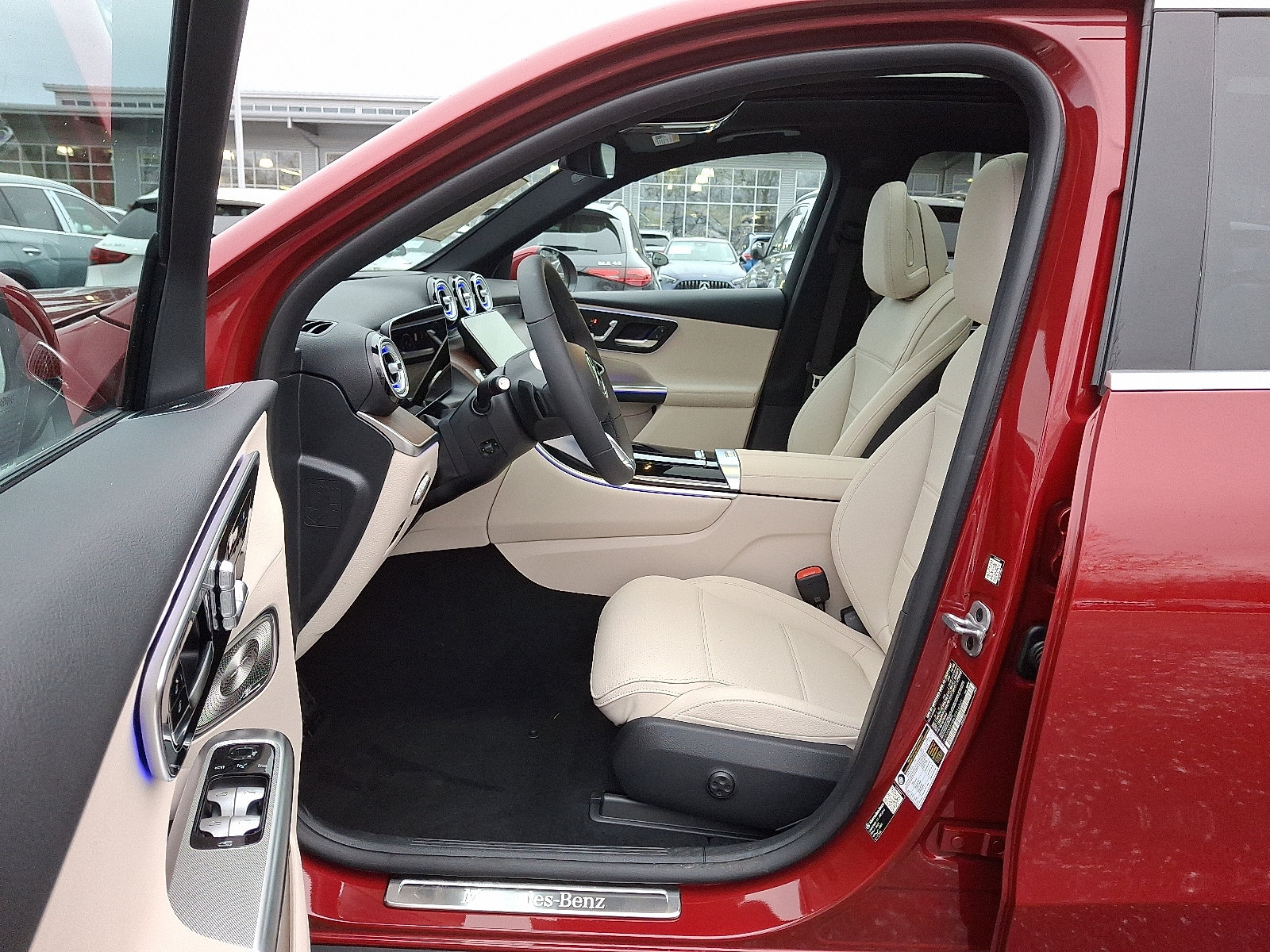 Used 2026 Mercedes-Benz GLC 300 4MATIC image 11