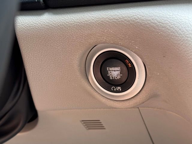 Used 2022 Chrysler Pacifica Touring-L image 19