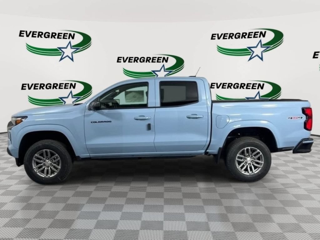 Used 2025 Chevrolet Colorado LT w/ LT Convenience Package AWD/4WD image 2