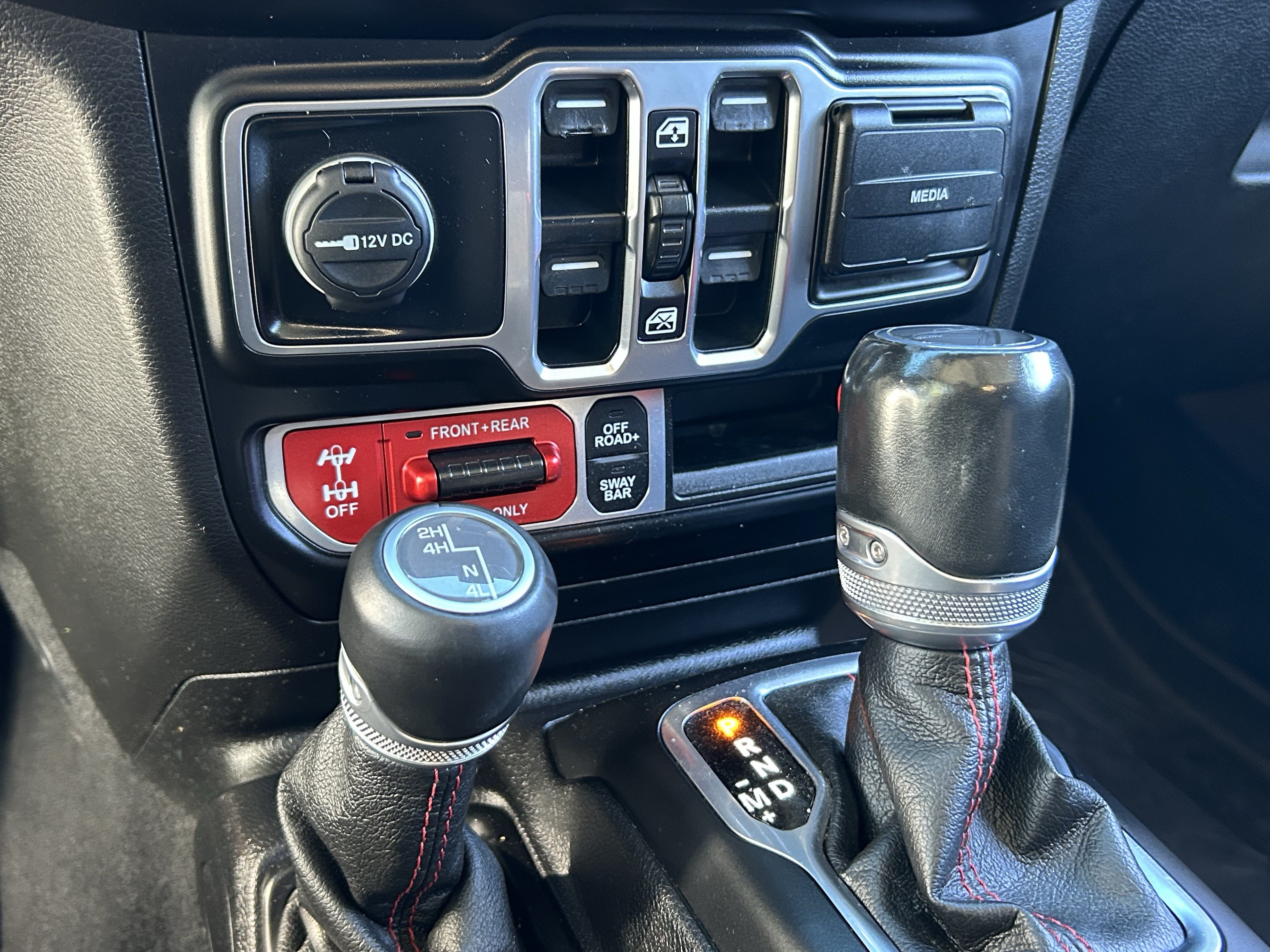 Used 2020 Jeep Gladiator Rubicon AWD/4WD image 24