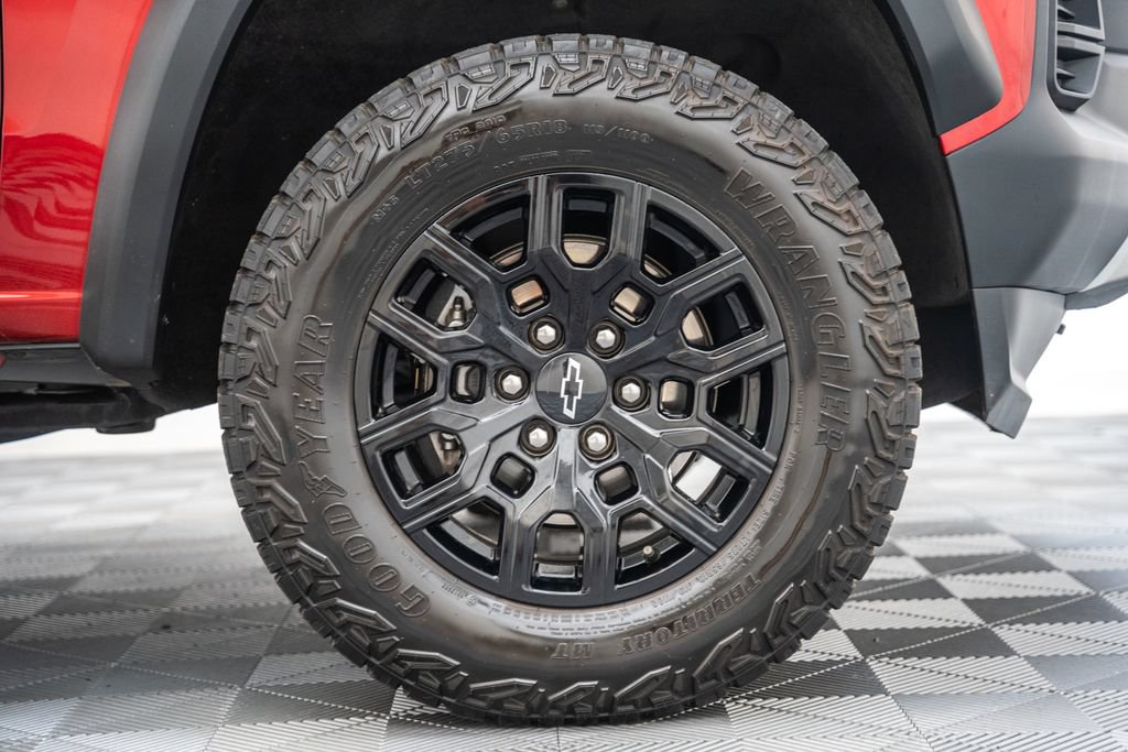 Used 2024 Chevrolet Colorado Trail Boss w/ Technology Package AWD/4WD image 18