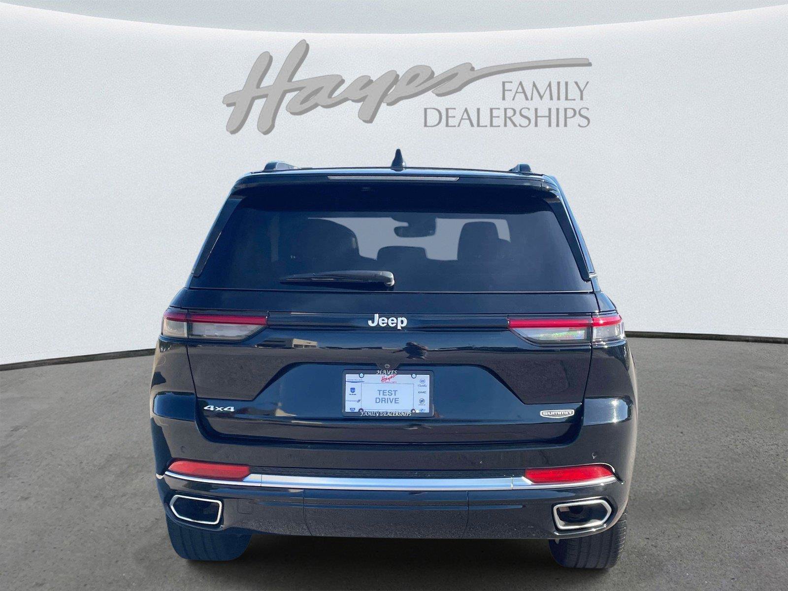 Used 2025 Jeep Grand Cherokee Summit AWD/4WD image 4