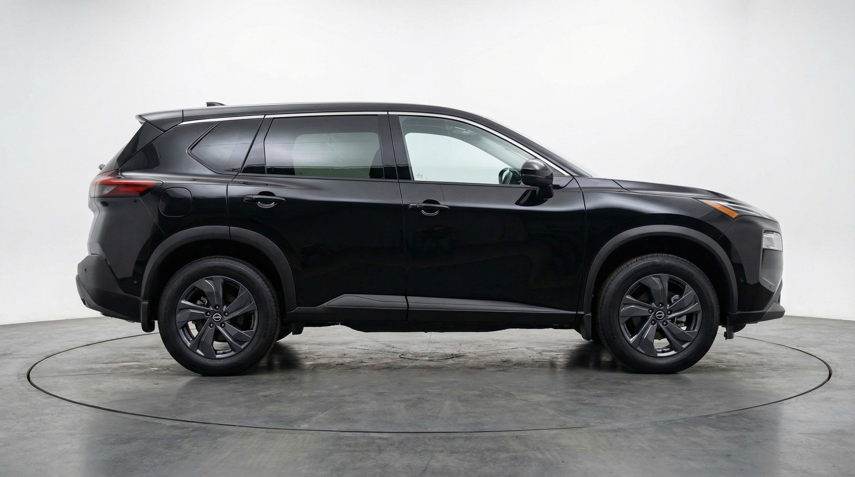 Used 2025 Nissan Rogue SV image 11
