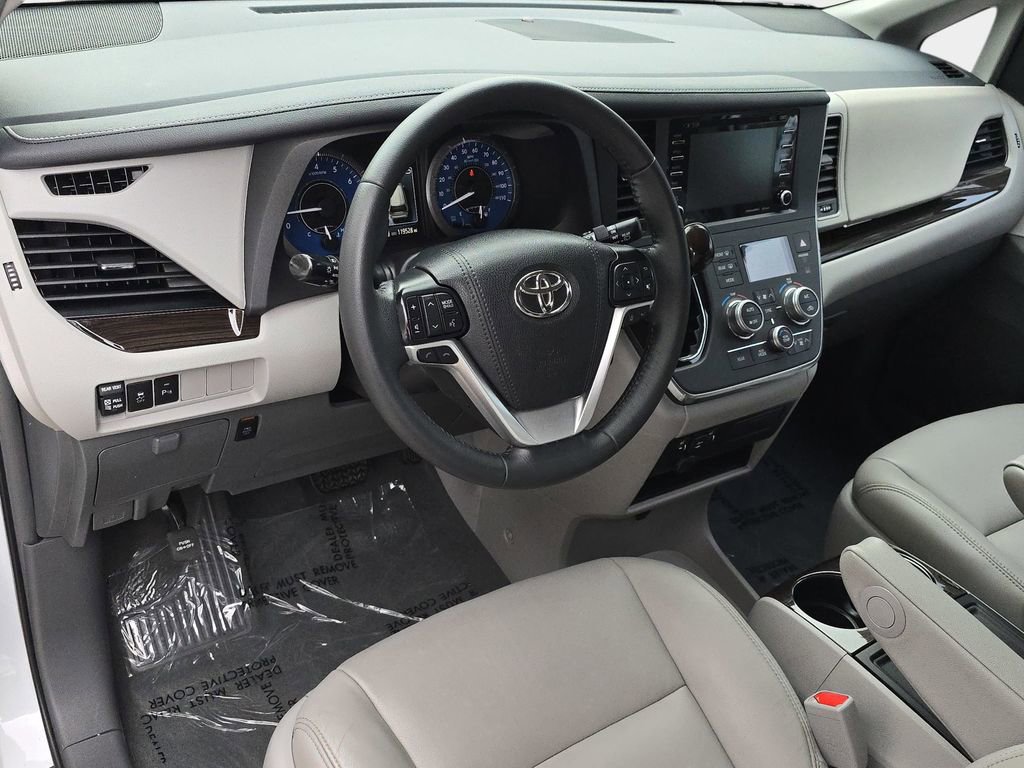 Used 2019 Toyota Sienna XLE w/ XLE Navigation Package image 20