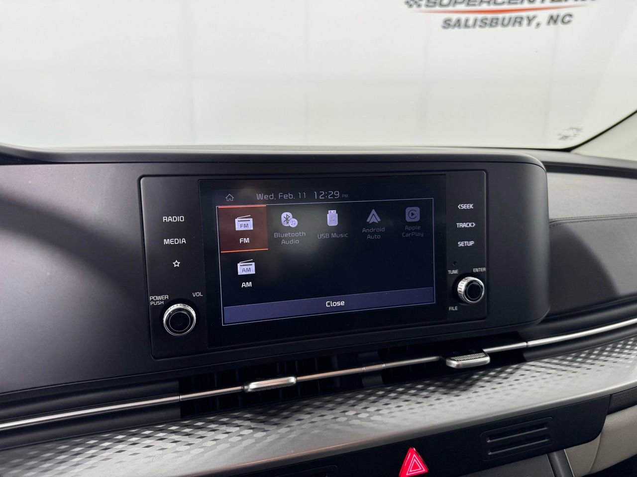 Used 2024 Kia Carnival LX image 16