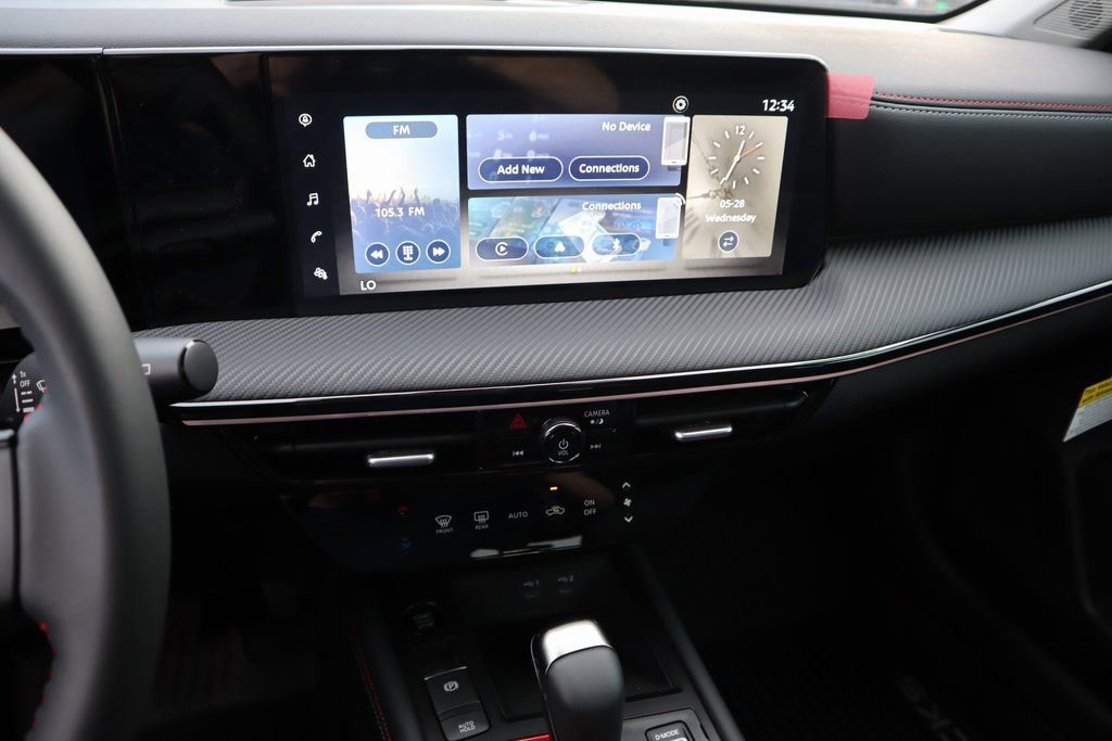 New 2025 Nissan Kicks SR FWD image 15