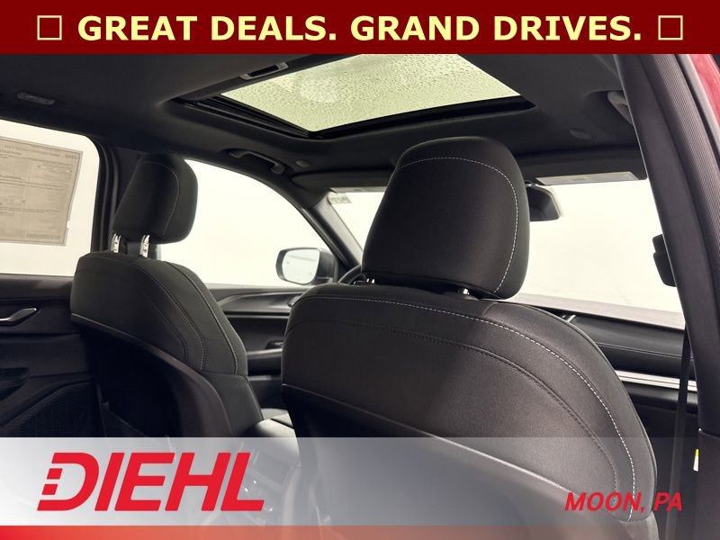 New 2025 Jeep Grand Cherokee Laredo X AWD/4WD image 12