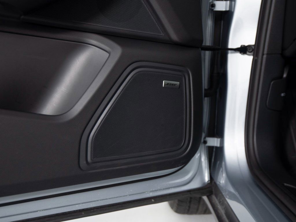 Certified 2025 Porsche Macan AWD/4WD image 22