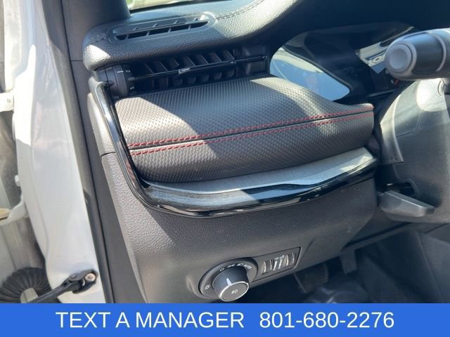 Used 2023 Jeep Compass Trailhawk AWD/4WD image 14