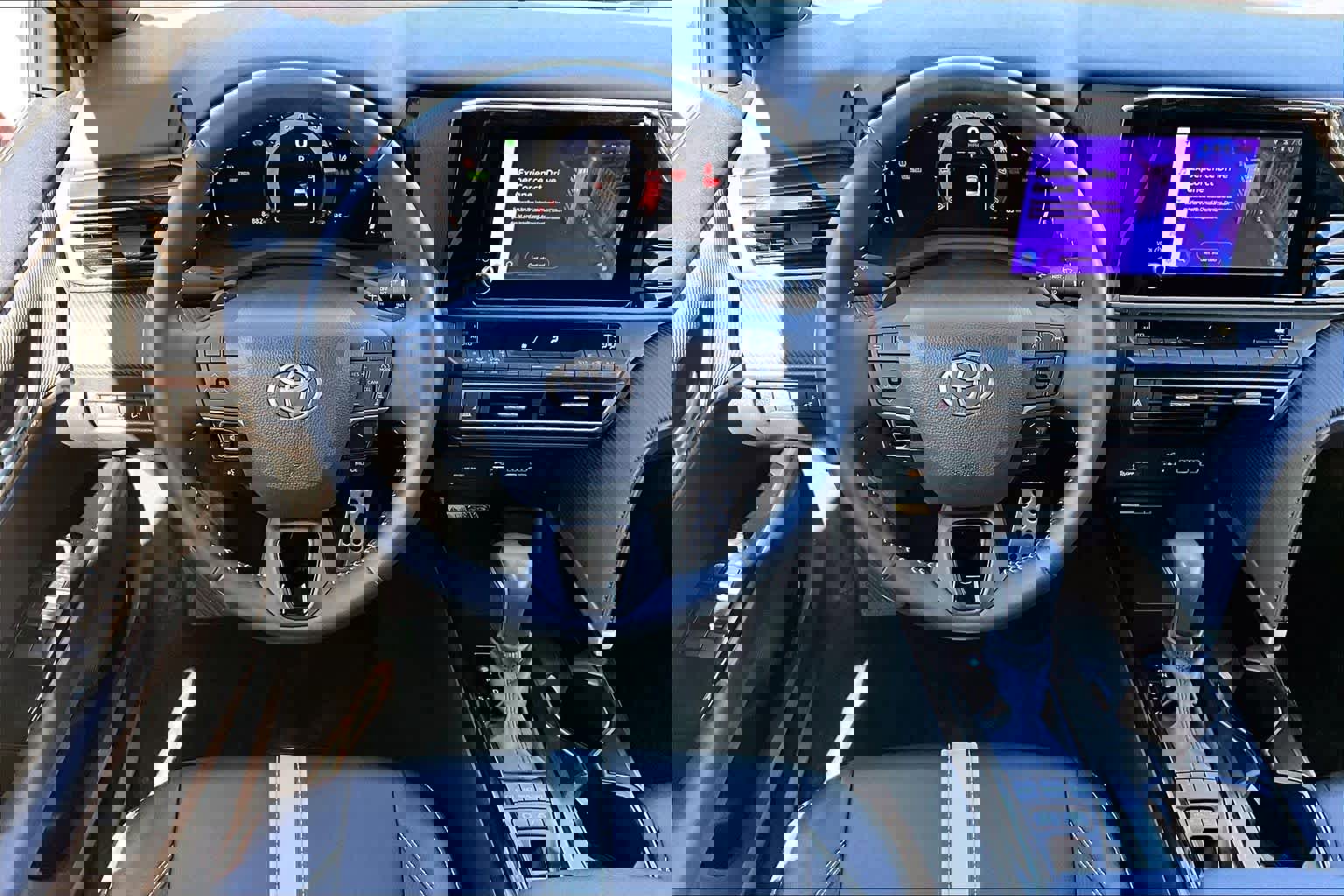 Used 2025 Toyota Camry SE image 5