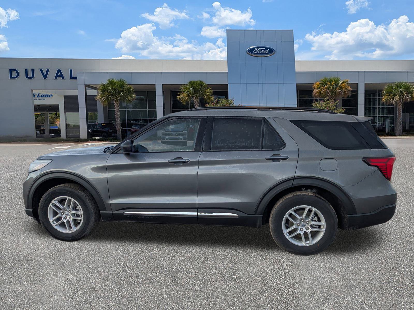 New 2025 Ford Explorer Active image 7