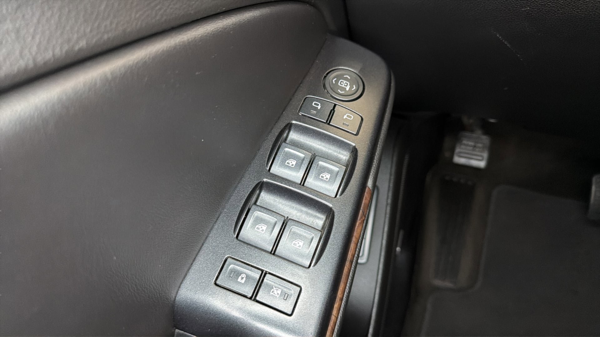 Used 2017 Chevrolet Tahoe LT RWD image 19