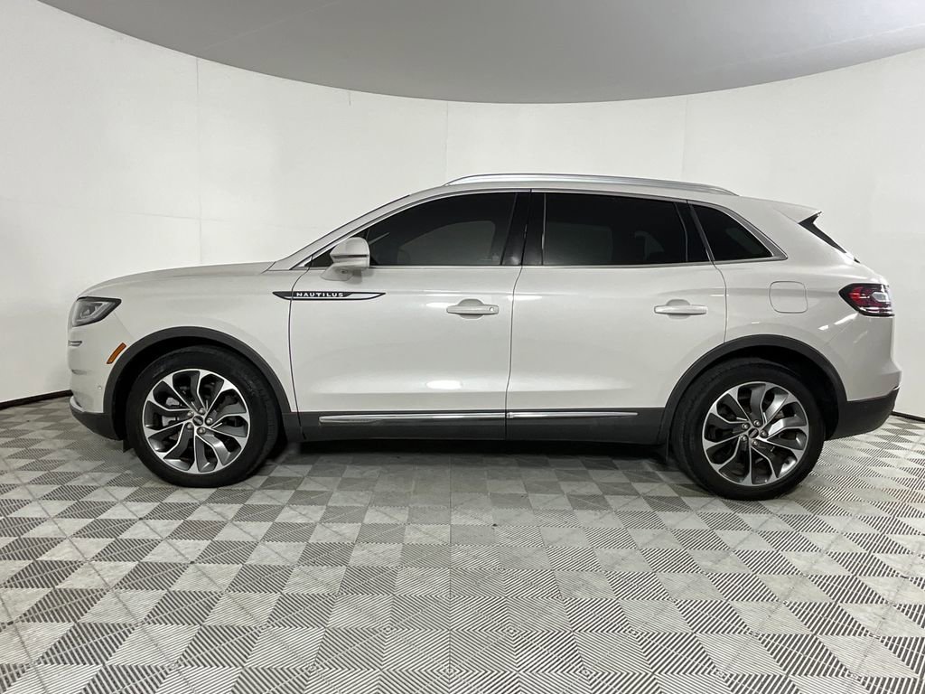 Used 2023 Lincoln Nautilus Reserve w/ Equipment Group 201A image 2
