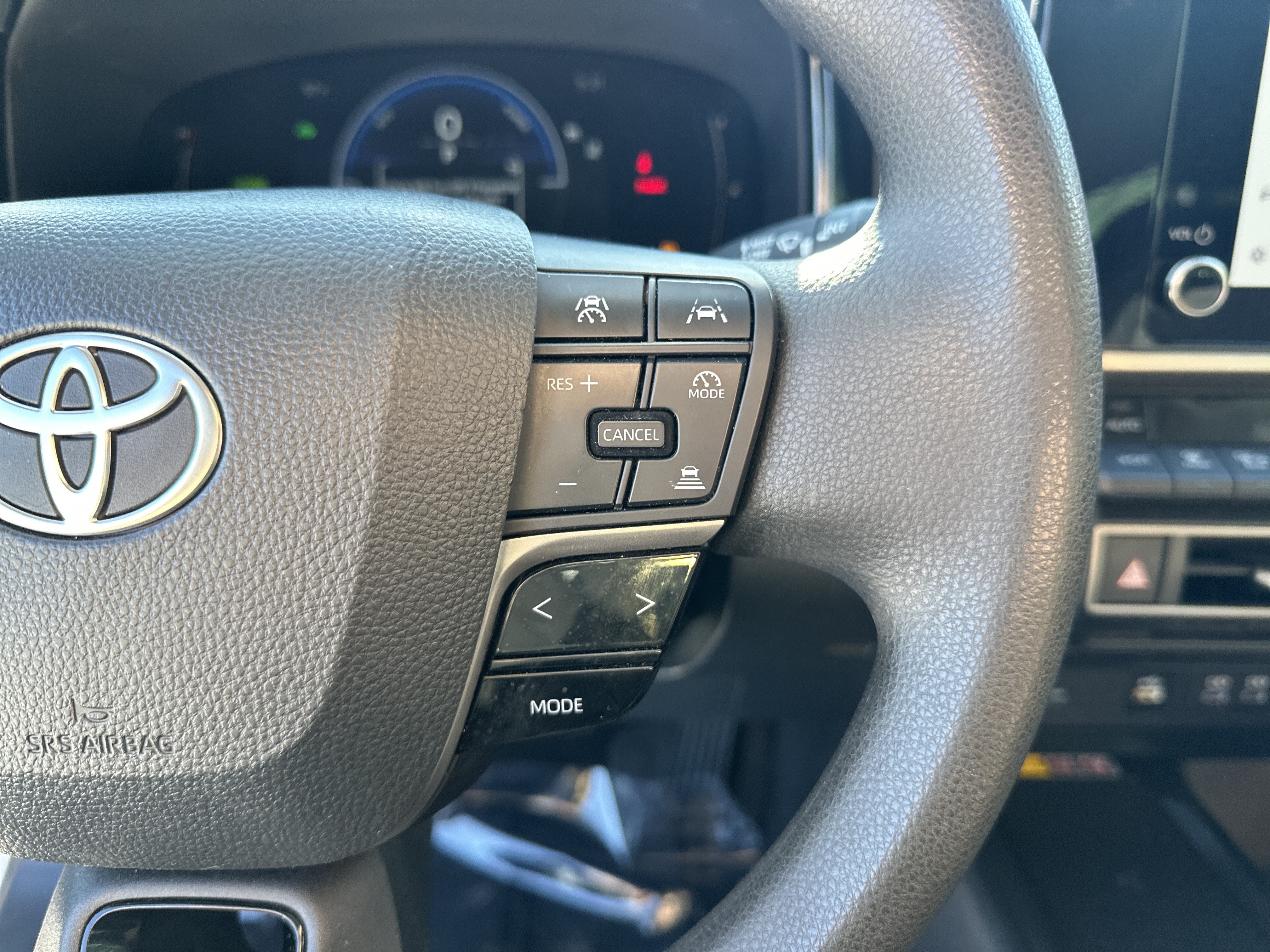 Used 2025 Toyota Camry LE FWD image 20