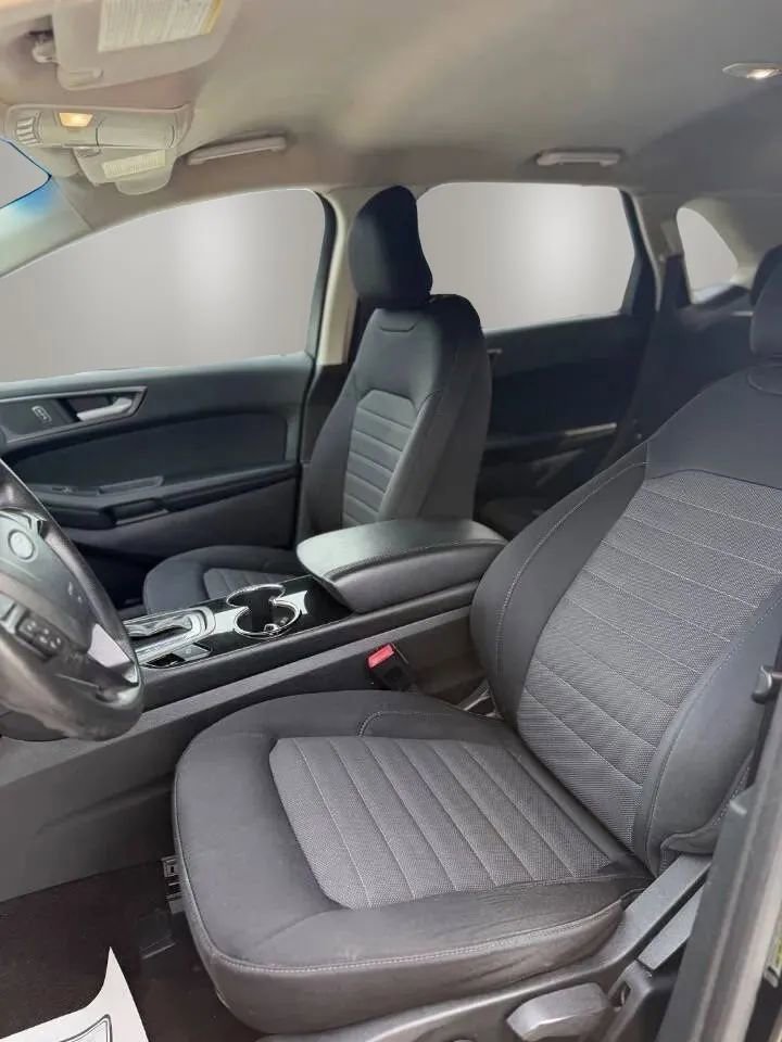 Used 2018 Ford Edge SE FWD image 11