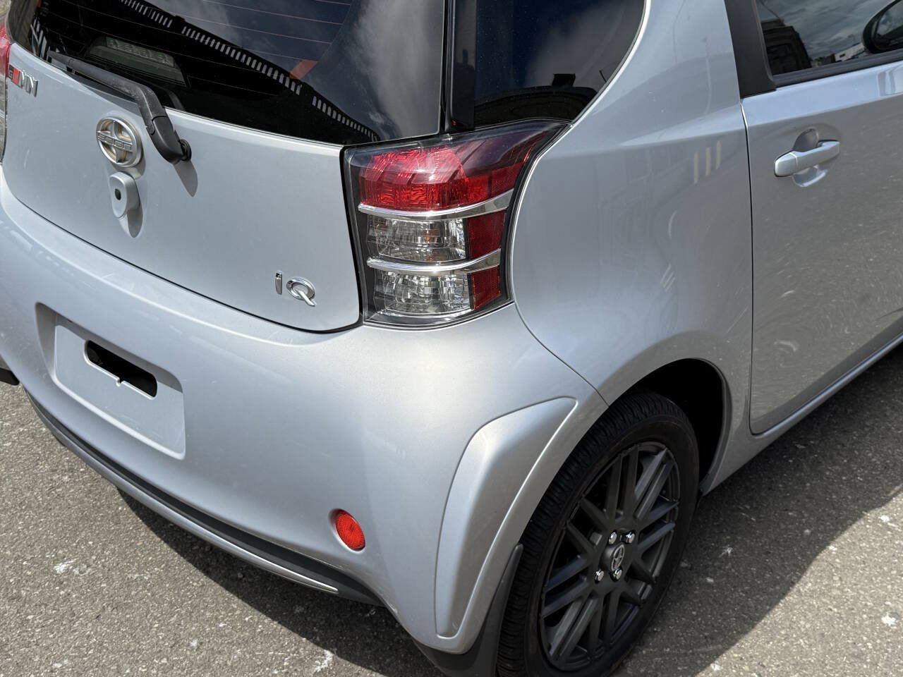 Used 2014 Scion iQ 10 Series FWD image 38