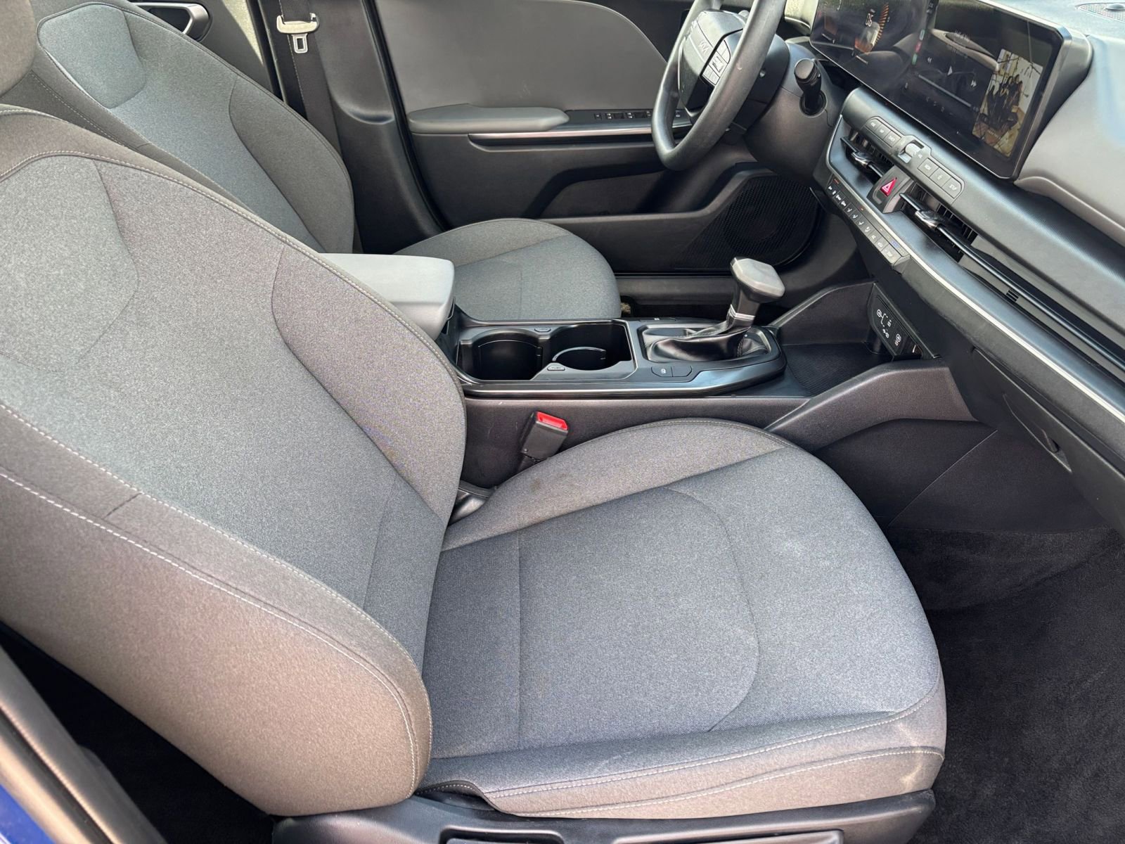 Used 2025 Kia K4 FWD image 35