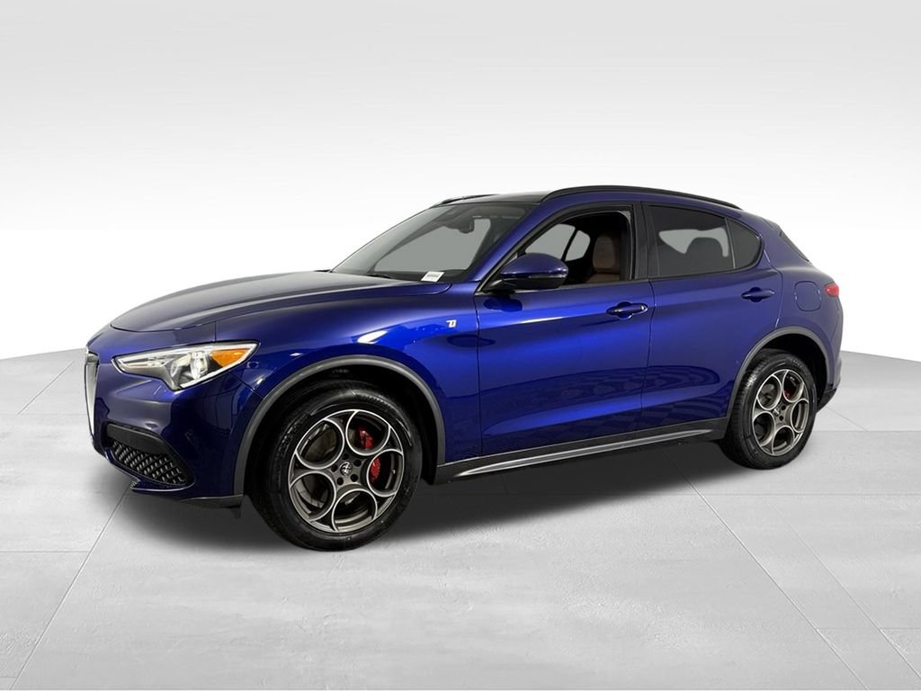 Used 2023 Alfa Romeo Stelvio Ti AWD/4WD image 10