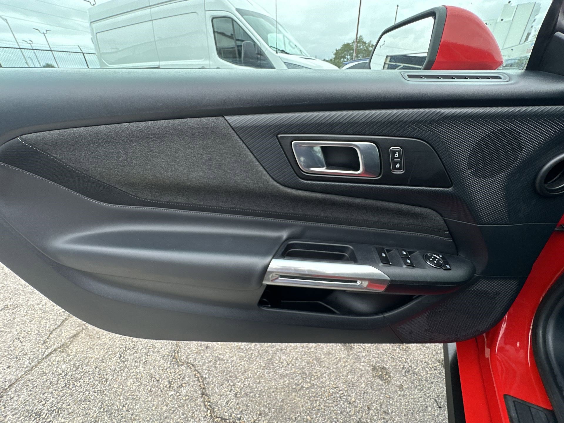 Used 2024 Ford Mustang Convertible image 30