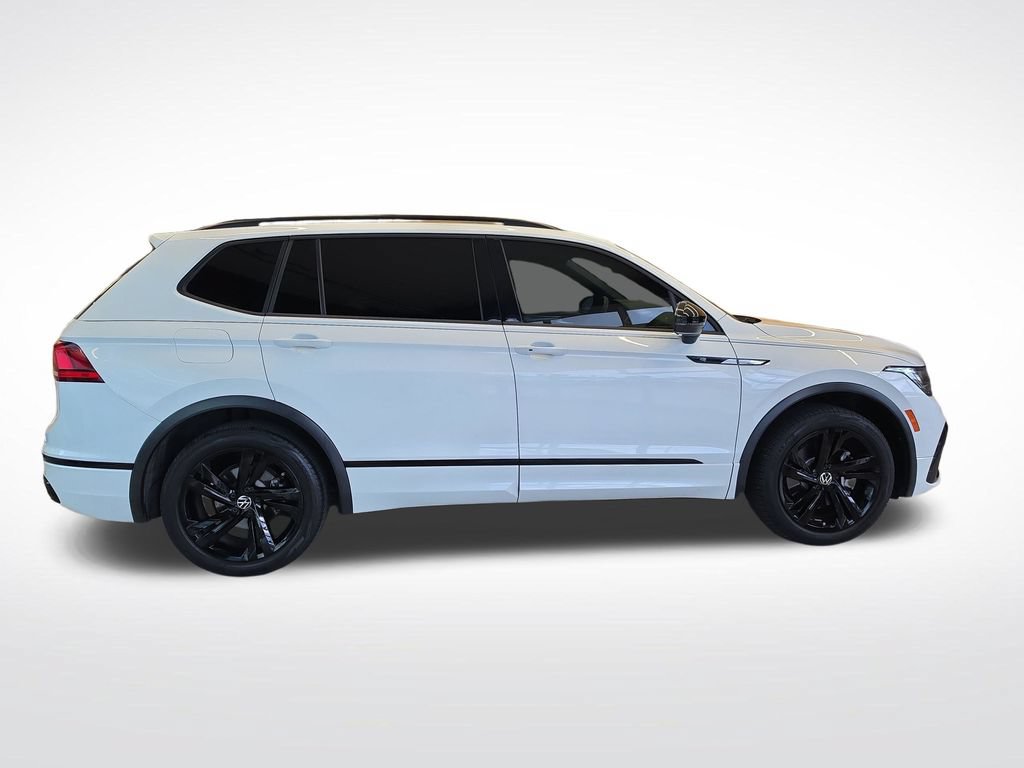 Used 2024 Volkswagen Tiguan SE R-Line w/ MDO Package, Three-Row FWD image 8
