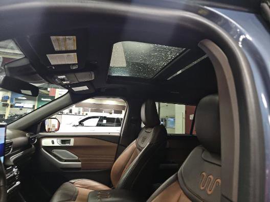 Used 2021 Ford Explorer King Ranch w/ Premium Technology Package image 12