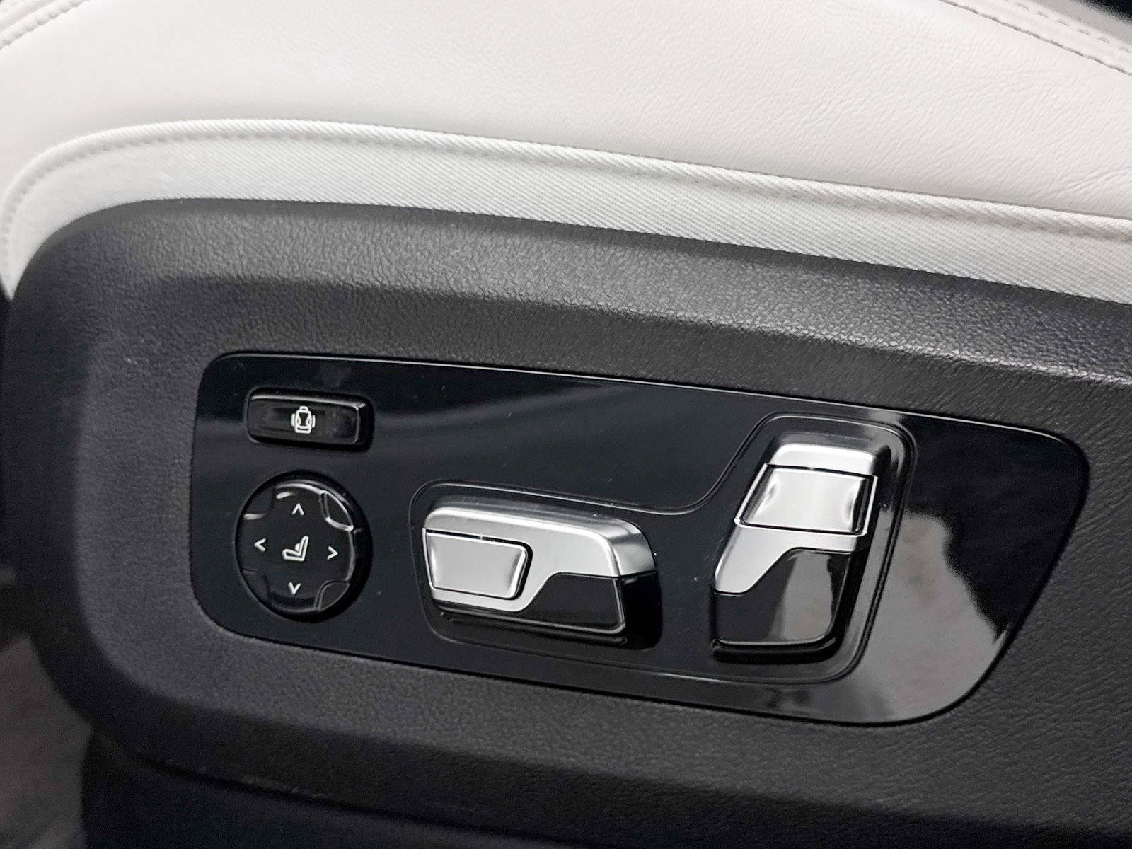 Used 2024 BMW XM AWD/4WD image 43