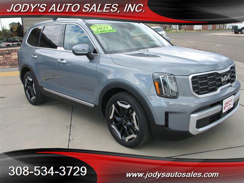 Used 2025 Kia Telluride S image 1