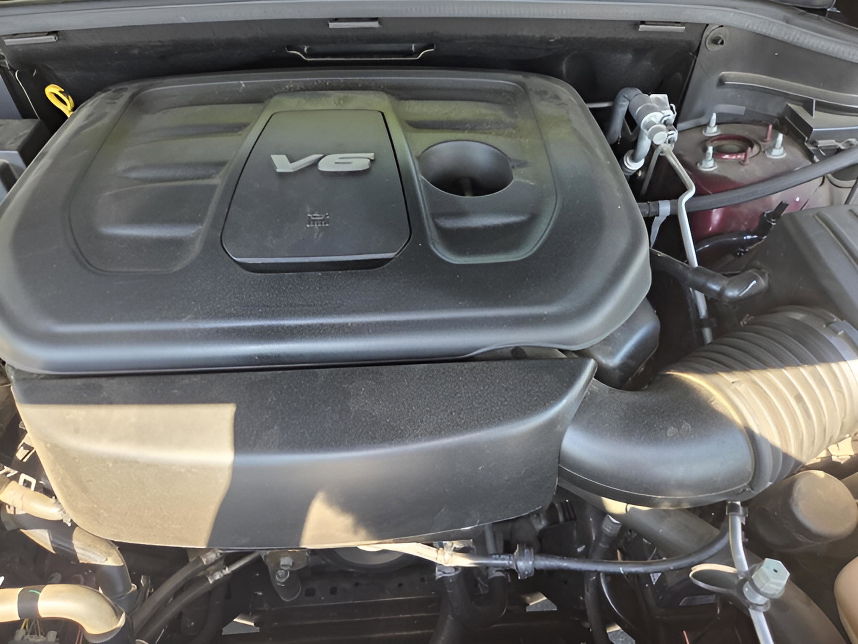 Used 2018 Jeep Grand Cherokee Altitude RWD image 15