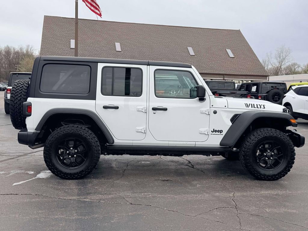 Used 2025 Jeep Wrangler Willys AWD/4WD image 7