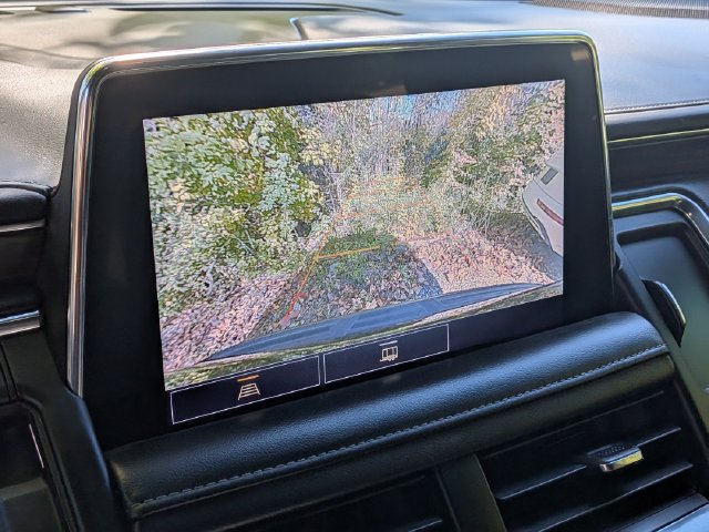 Used 2021 Chevrolet Suburban LT AWD/4WD image 25
