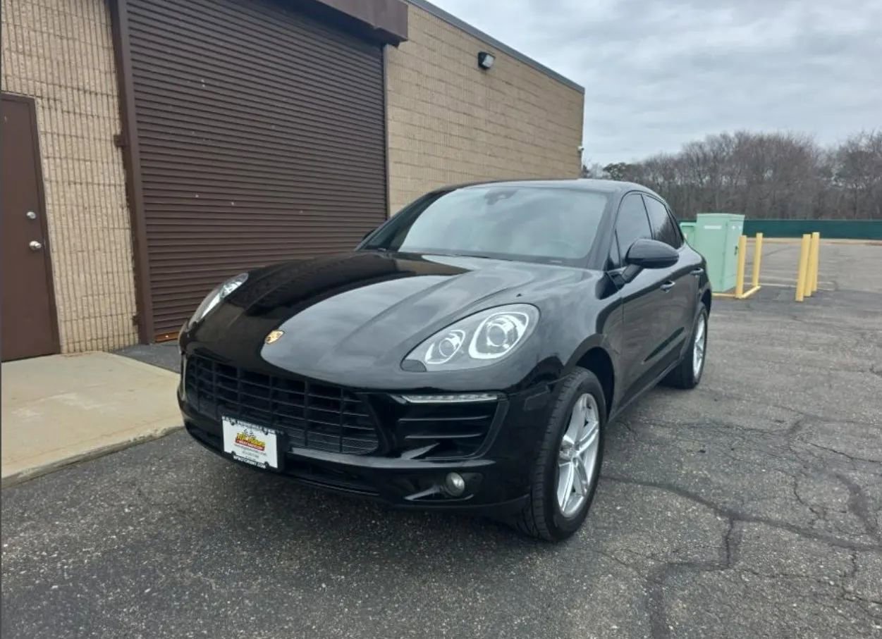 Used 2018 Porsche Macan Sport Edition AWD/4WD image 46