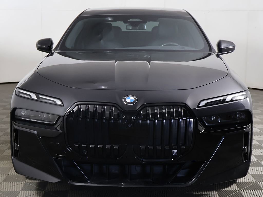 Used 2023 BMW 760i xDrive w/ Luxury Rear Seating Package AWD/4WD image 15