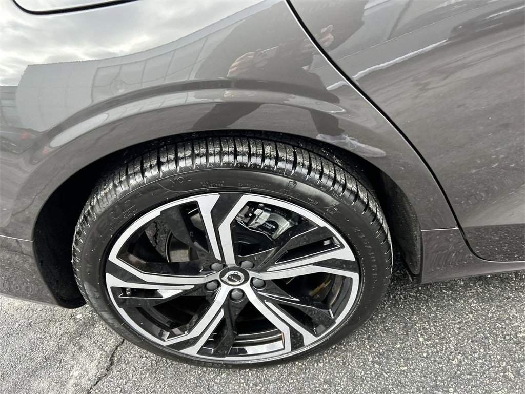 Certified 2025 Volvo S60 B5 Plus image 12