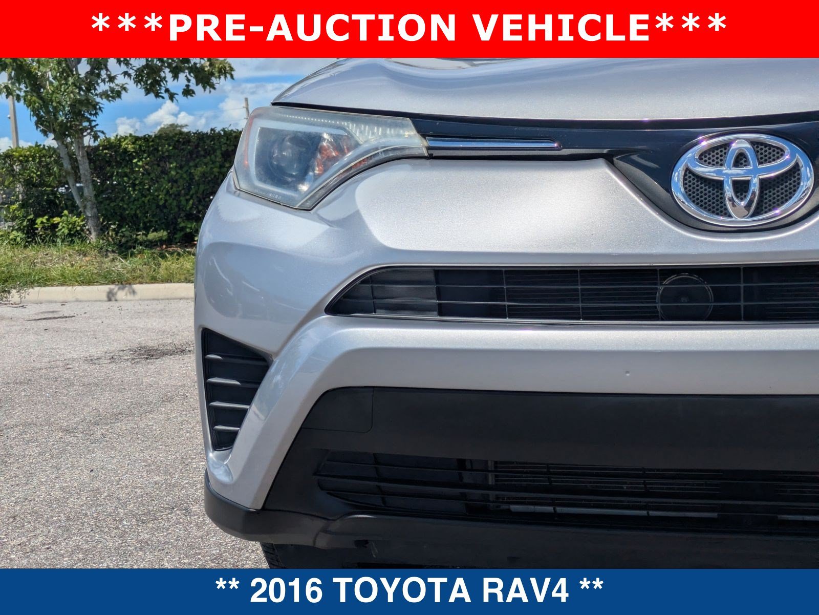 Used 2016 Toyota RAV4 LE FWD image 10