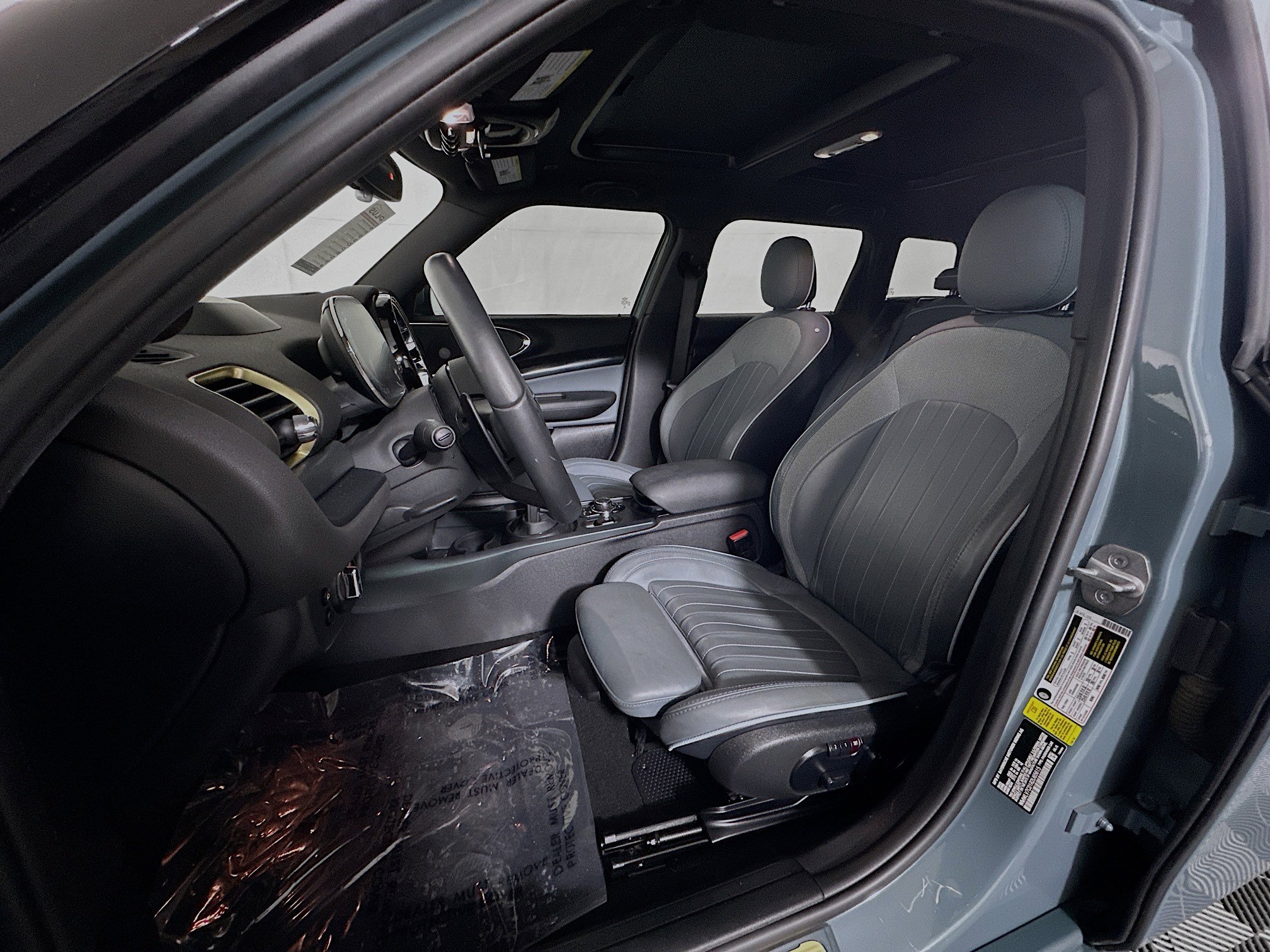 Used 2024 MINI Cooper Clubman S w/ MINI Untold Edition image 12