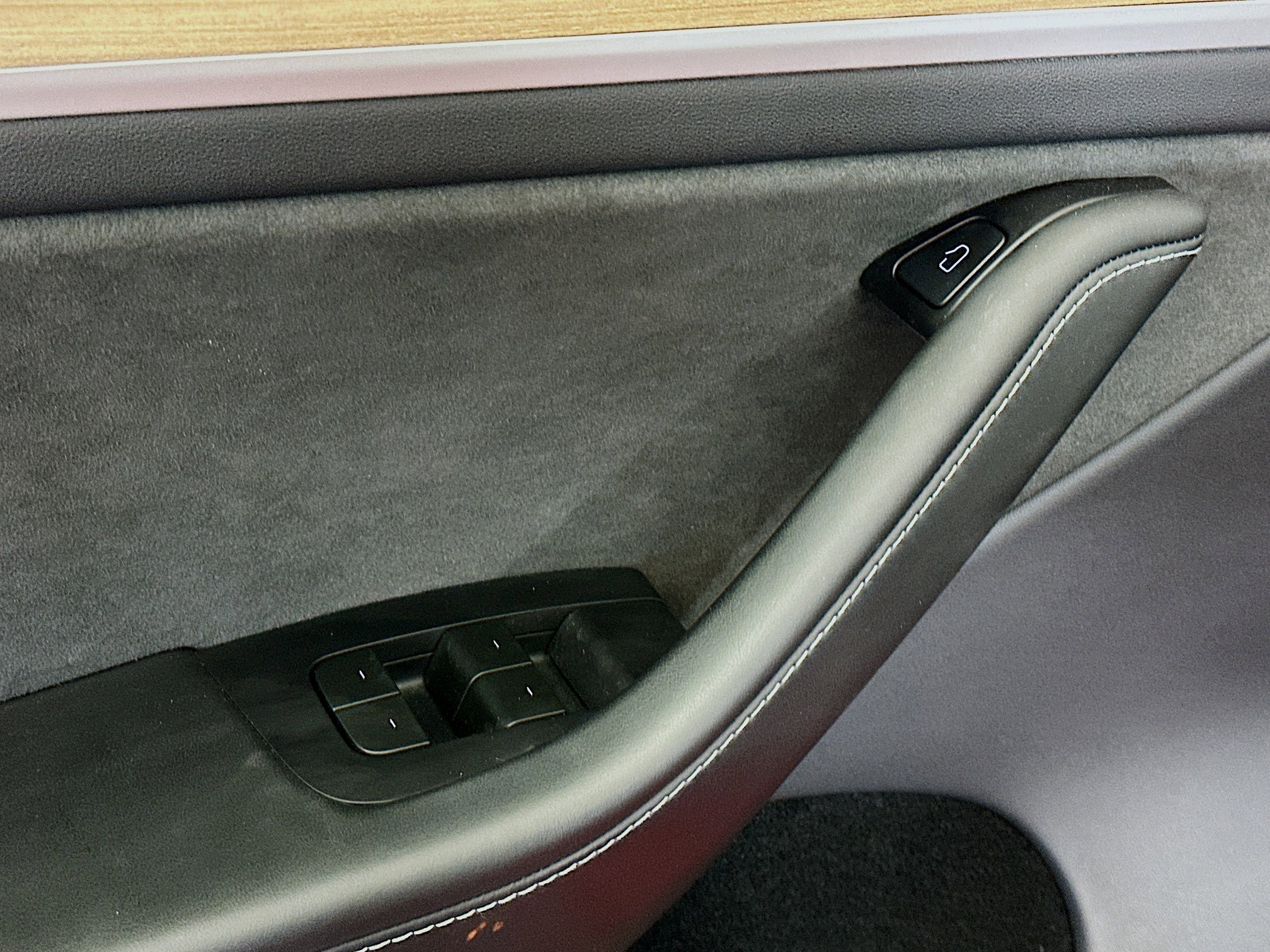 Used 2024 Tesla Model Y Long Range AWD/4WD image 15