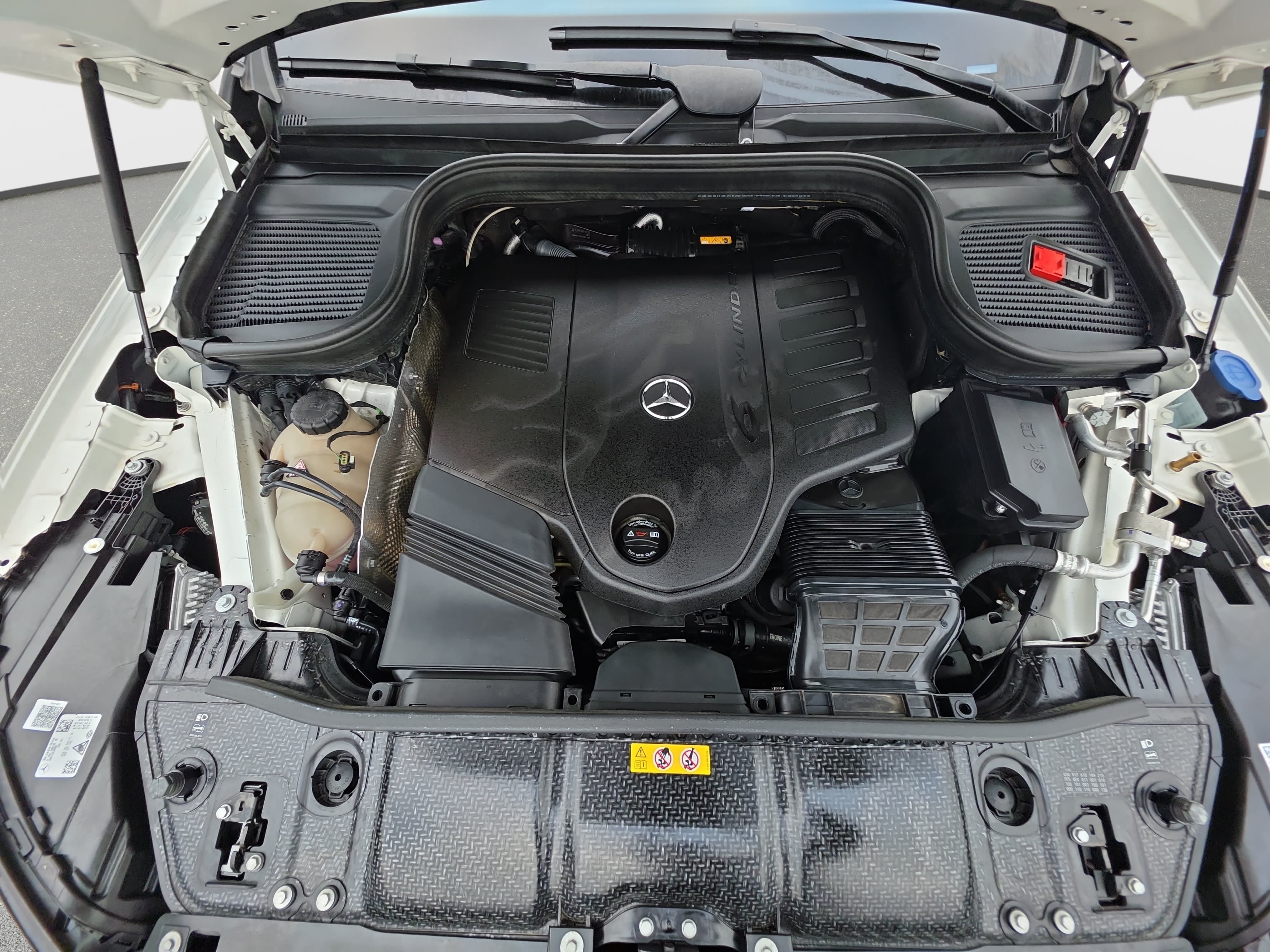 Used 2024 Mercedes-Benz GLS 450 4MATIC image 33