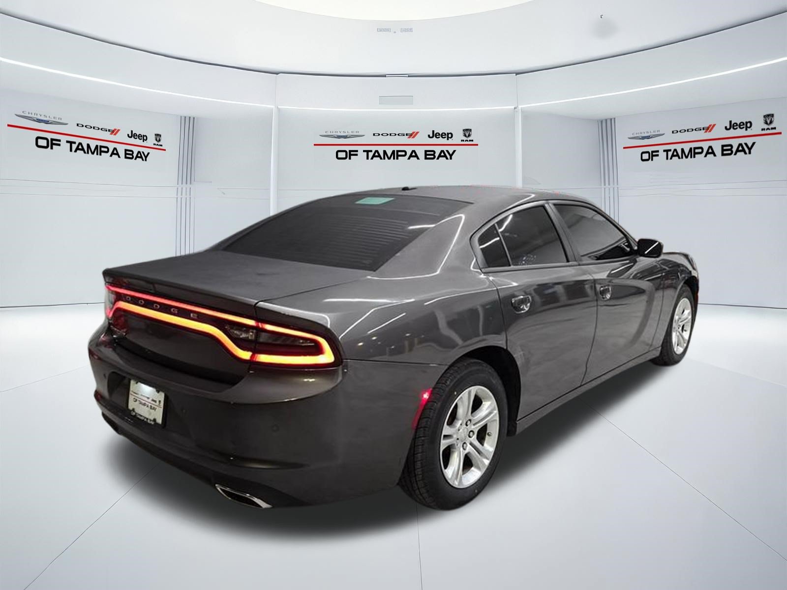 Used 2022 Dodge Charger SXT RWD image 6