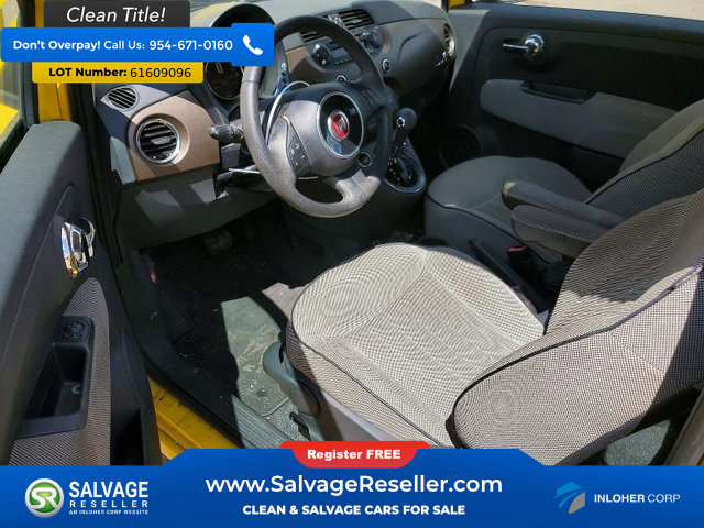 Used 2015 FIAT 500 Lounge FWD image 11