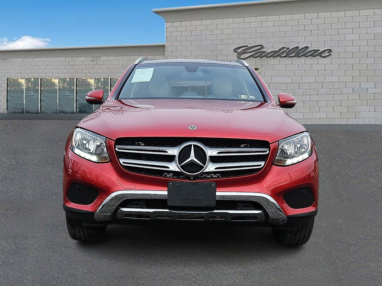 Used 2018 Mercedes-Benz GLC 300 4MATIC image 2