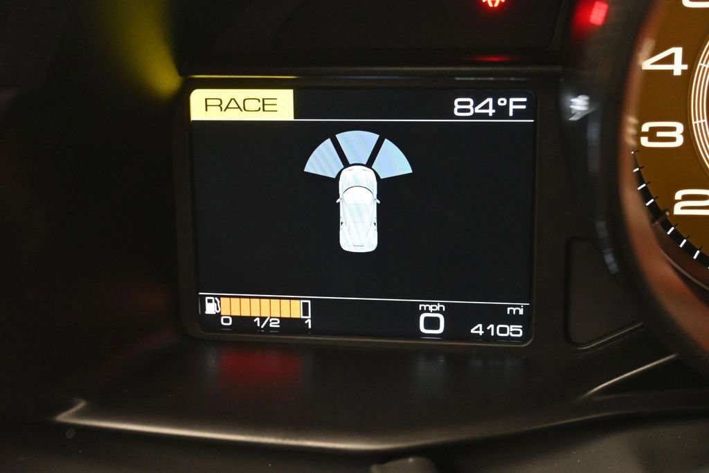Used 2018 Ferrari 488 GTB RWD image 11